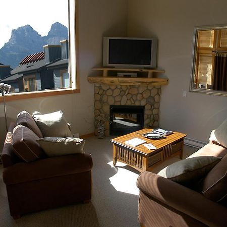 Apartment 407, Contemporary Decor Canmore Exteriér fotografie