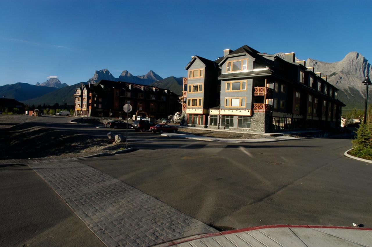 Apartment 407, Contemporary Decor Canmore Exteriér fotografie